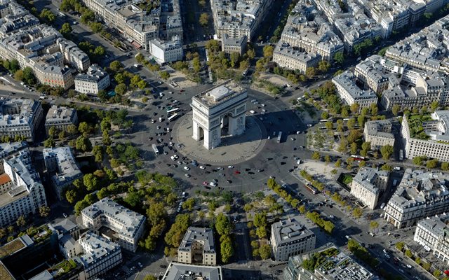 Arc de Triomphe, Paris (credits: Évidence)