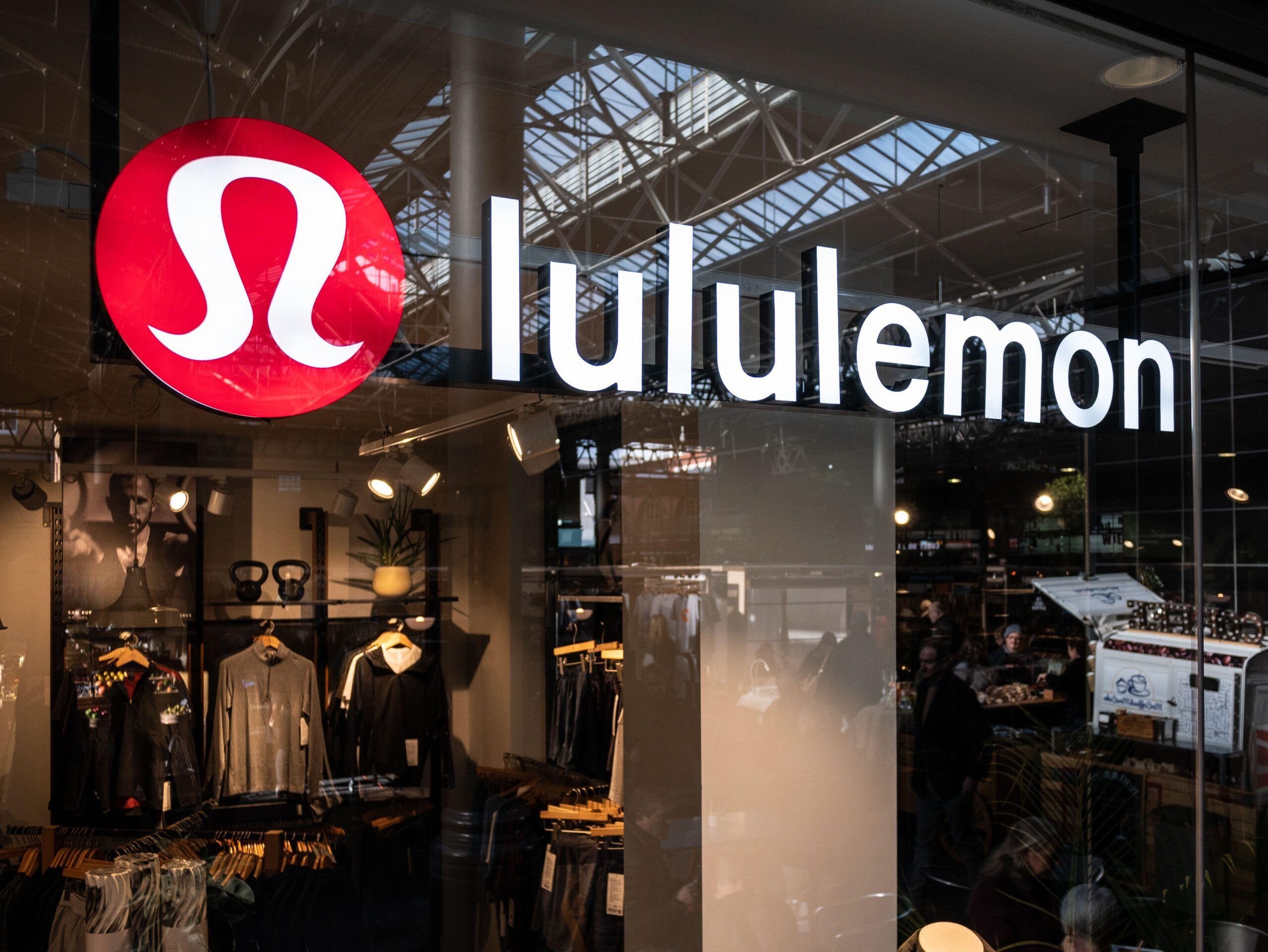 Lululemon sizes up for Paris flagship store - React News